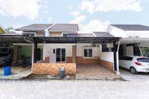 Rumah Strategis Semi Furnished 10 Menit ke Bogor Junction Hadap Selatan Siap KPR J24656