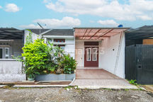 Rumah Hadap Timur Dekat Gerbang Tol BSD Barat Dibantu KPR J-43969