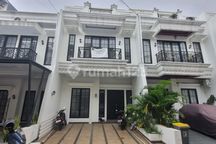 Rumah Hadap Selatan 15 Menit ke Aeon Mall Tanjung Barat Dibantu KPR J-37805