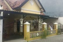 Rumah Siap Huni di Dalam Perumahan Dekat D' Tjolomadoe