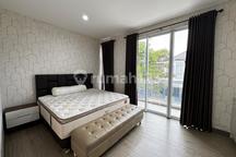 Jual Cepat, Jual Bu , Rumah Riviera Puri ,8X15 , Semi Furnished