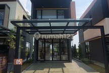 Rumah 3 Lantai 700jtan Nempel Gading Serpong