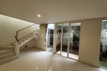 Sewa Kontrakan Rumah Grand Pakuwon Harga Murah Dekat Tandes 60Jt