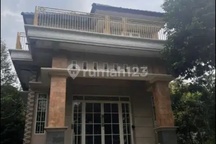 Rumah 2 Lantai Villa Asri Lokasi Sangat Strategis Area Wisata Harga Sangat Terjangkau