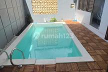 Villa Gaya Industrial Modern Dekat Sidewalk Mall