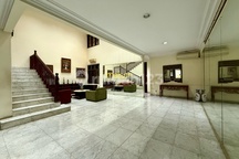 Rumah Lama Layak Huni One Gate System 428 Meter