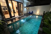 Rumah, 2 Lantai, di Seminyak, Bali