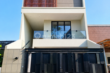 Rumah Brand New Puri Indah 3Lt 140M2 3+1Kt SHM Private Pool