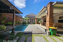 Tropical Balinese Villa For Lease With Natural Ambiance, 10 Mins From Canggu