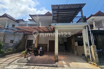 Rumah 2 Are di Raya Kuta, Dekat Sentral Parkir