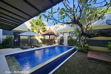 Tropikal Ekslusif Villa di Sunset Road Kuta