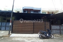 Jual Cepat...Murah...Bu......Rumah Baru ..2 Lantai ......Depan Taman.... Bebas Banjir......Di Gading Arcadia Kelapa Gading