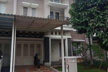 Disewakan Rumah 2 Lantai Furnished 9 X 18 Jade Summarecon Serpong