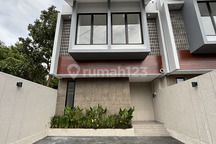 Rumah Mewah Modern Tropis 4 Kamar Tidur Siap Huni di Dalung Dekat Kerobokan dan Canggu Badung [Kode-Dl.in.25080101]