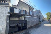 Rumah Modern Minimalist 2 Lantai Di Pemogan. Harian/bulanan/tahunan. Cukup Bawa Koper Saja.. Rumah