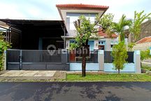 Rumah Hook Bagus Terawat Dengan Perabotan Di Perumahan Fajar Indah, Solo