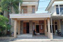 Rumah Bagus 2 Lantai Dengan Furnish Cluster