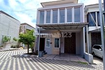 Rumah Bagus 2 Lantai Siap Huni di Cluster di Gentan, Solo