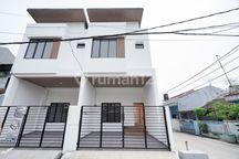 Rumah 2 Lantai Hook Dekat Aeon Jakarta Garden City Siap Huni J38768