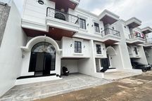 Rumah LB 120 Hadap Timur 12 Mnt ke Plasa Cibubur Siap KPR J-39807