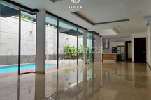 Disewakan Townhouse 5Br Asri 2Kav Area Pejaten Kemang