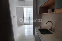 Disewakan Studio Semifurnish Apartemen Taman Anggrek Residences