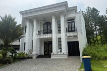 Rumah Siap Huni, Belakangnya Area Hijau