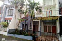 Rumah Disewakan Solo Baru 2 Lantai Cluster Security
