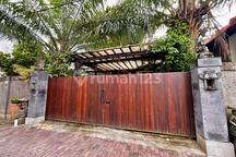 Yearly Rent 3 Bedrooms Modern Villa With Natural Wood Accent Furnished In Sanur Denpasar Bali