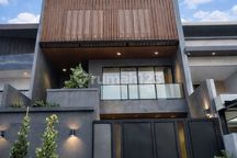 Rumah Brand New Permata Buana 3 Lantai Modern Minimalis