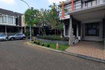 Disewakan Rumah Cantik Siap Huni di Emerald Garden Bintaro Jaya