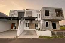 Rumah 4 Menit ke The Park Sawangan Siap Huni Dibantu KPR J-25062