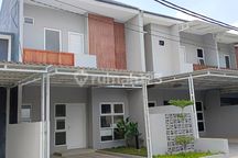 Rumah 10 Menit ke Green Walk Mall Hadap Timur Bebas Banjir J-34030