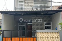 Rumah 7 Menit ke Plaza Cibubur Siap Huni Dibantu KPR J-39704