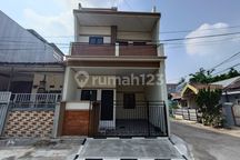 Rumah 2 Lt SHM 3 Menit ke RS. Taman Harapan Baru Dibantu KPR J-34263