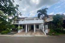 Rumah Cantik 5 Kamar Tidur 15 menit ke Mall Ciputra Cibubur J-37782