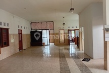 Ruang Usaha Lokasi Strategis Pinggir Jalan Raya Cocok Buat Klinik atau Kantor