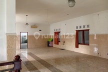 Ruang Usaha Lokasi Strategis Pinggir Jalan Raya Cocok Buat Klinik atau Kantor