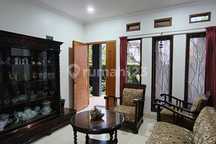 Disewakan Rumah Bagus di Sayap Setraduta Furnished