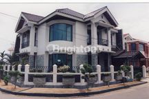 Hunian Hook di dalam perumahan dekat pantai