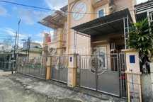 Rumah Arsitektur Victorian Ala Eropa Didalam Perumahan