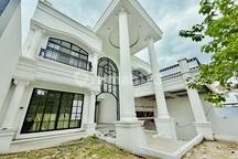 Rumah Exclusive On Progress dengan View Pegunungan dan Kolam Renang di Sentul City Bogor