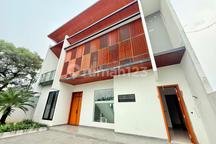 Rumah Baru Type Modern Tropis dengan Kolam Renang dan View Pegunungan di Sentul City Bogor