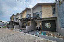 Rumah 2 Lantai Minimalis dengan Taman Luas di Cimahi Utara