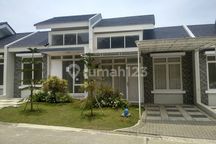 Sewa rumah cantik view gunung Sentul city Bogor 