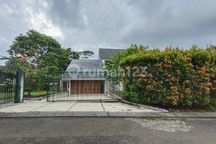 Rumah Tropis Di Area Pegunungana Sentul City Bogor