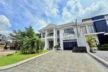 Rumah Mewah Posisi Hook Cluster Terdepan Sentul City