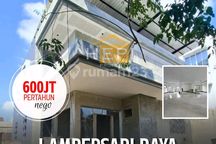 Rumah 2 Lantai di Lampersari Raya Semarang Selatan Ruangan Tanpa Sekat