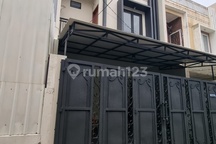 Siap Huni Nyaman Tenang Bebas Banjir ..bagus.. Terenovasi..rapih Bersih