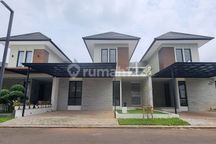 Rumah 2 Lantai, Siap Huni Hilago Bsb City, View Danau, 3 Kamar Tidur Dekat Unika Bsb